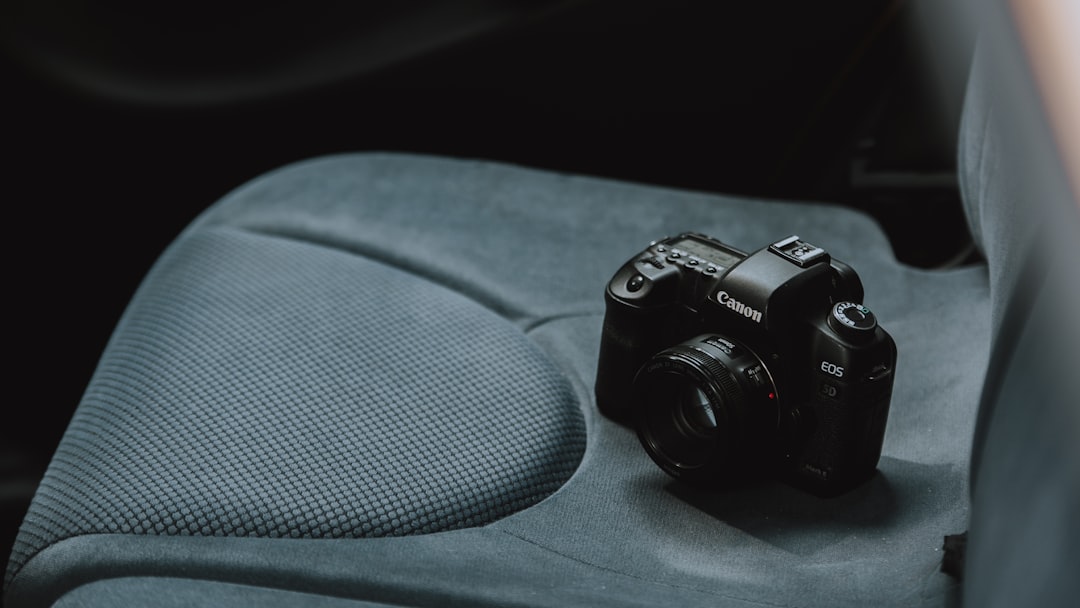 2025's Ultimate Travel Bag: 360° Wheels & Wet/Dry Magic