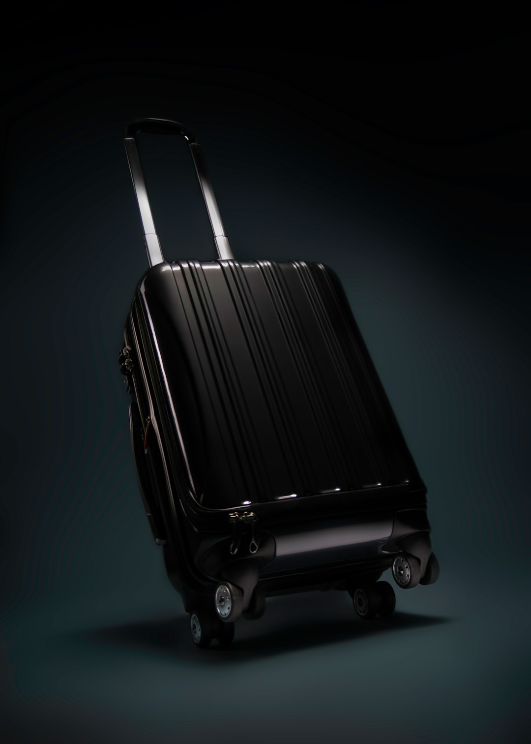 7 Luggage Choices That Instantly Reveal Your Social Class