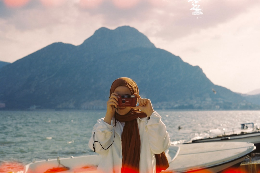 Americans Struggle with Travel Dysmorphia Amid Social Pressures