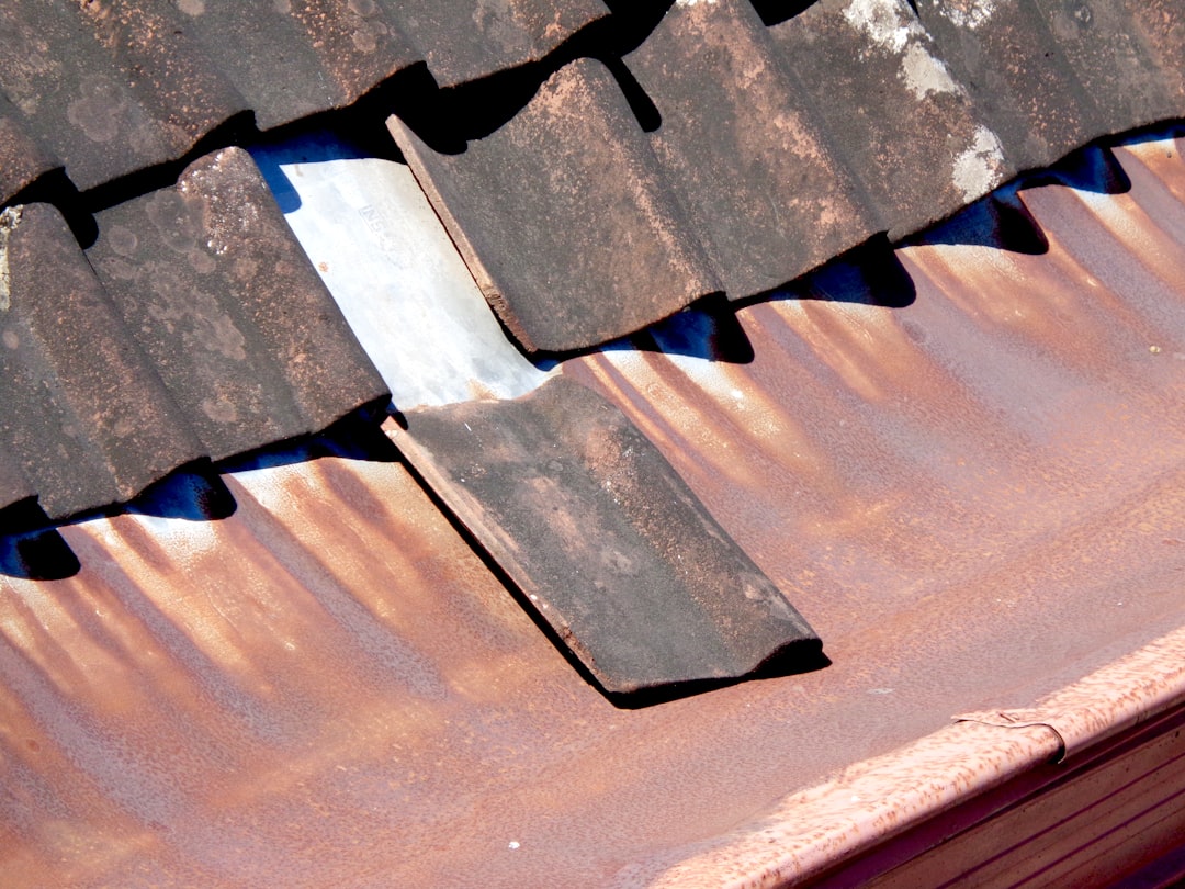 Attaching Solar Panels to Metal Roof: Installation & Benefits