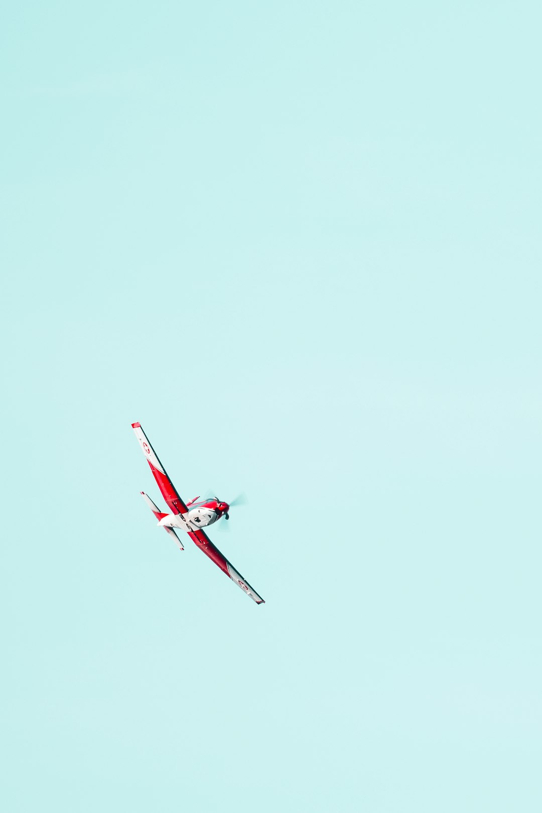 Best Time to Book Holiday Travel Deals - Flight Saving Tips