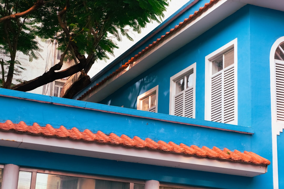 Best Way to Finance a Roof: Insurance & Loan Options