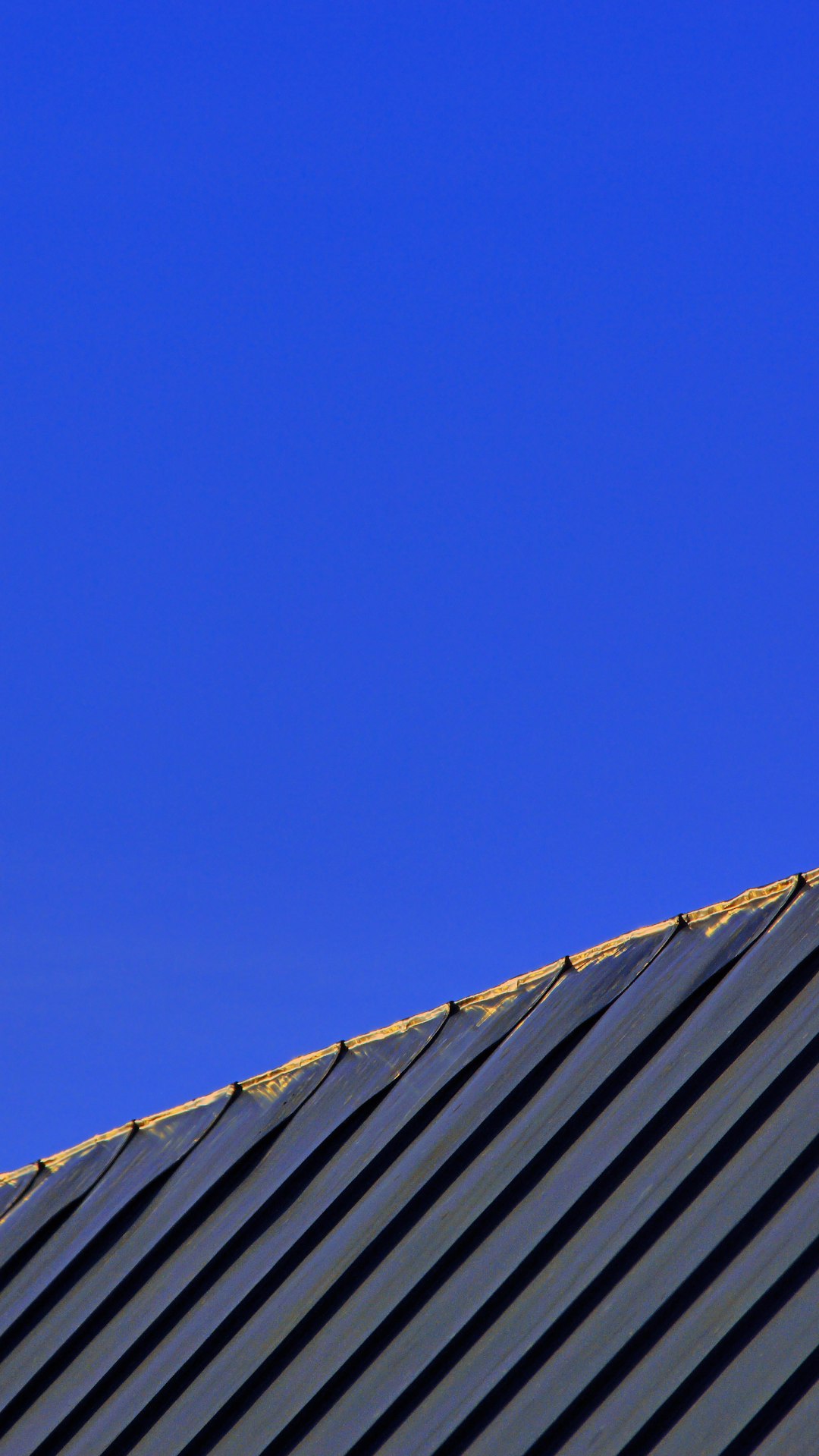 BIPV Roofing Guide: Solar Shingles & Energy Savings