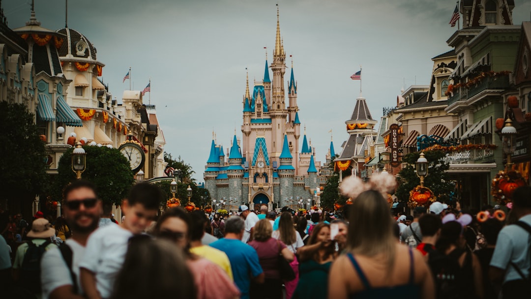 Disney World Orlando Vacation Packages: Family Deals & Tips