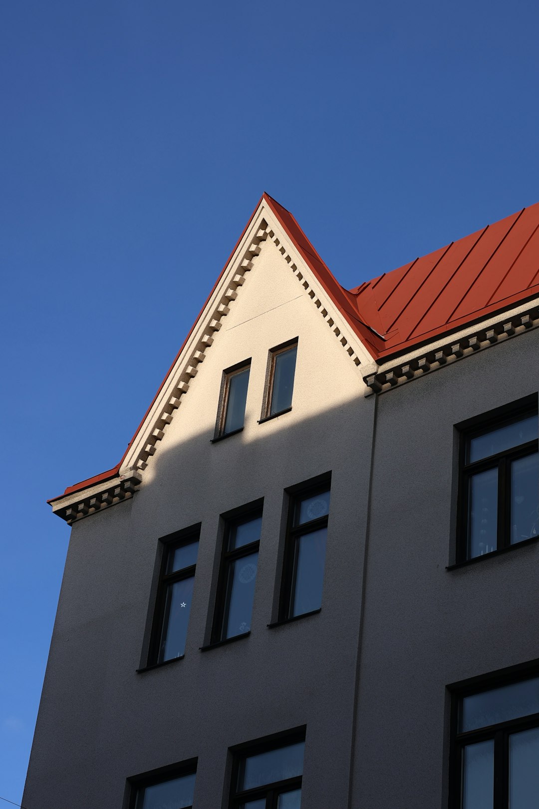 FHA Roof Requirements: Complete Guide for Homeowners & Property Managers