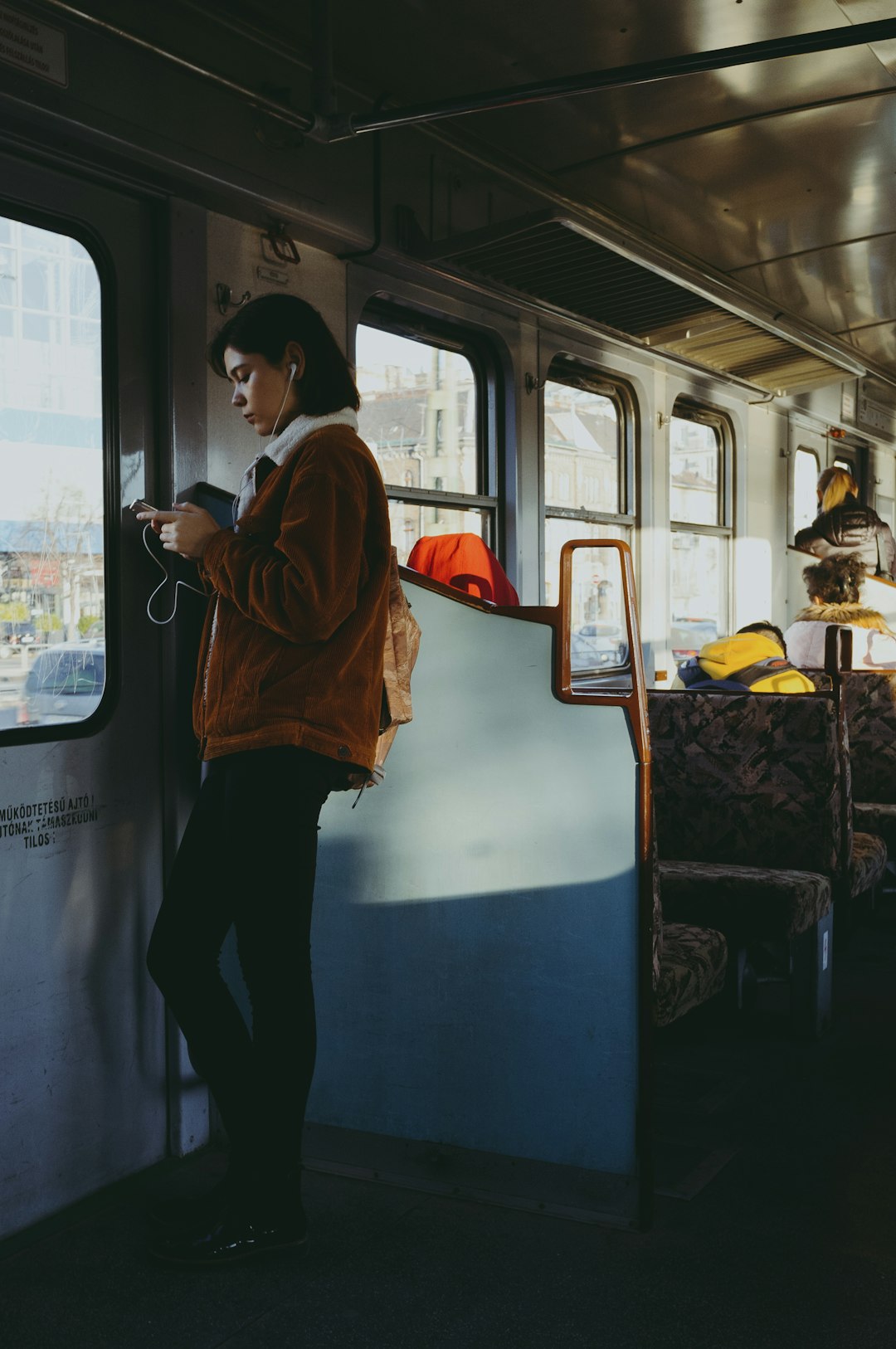 How Social Media Fractures US Travel Booking Path