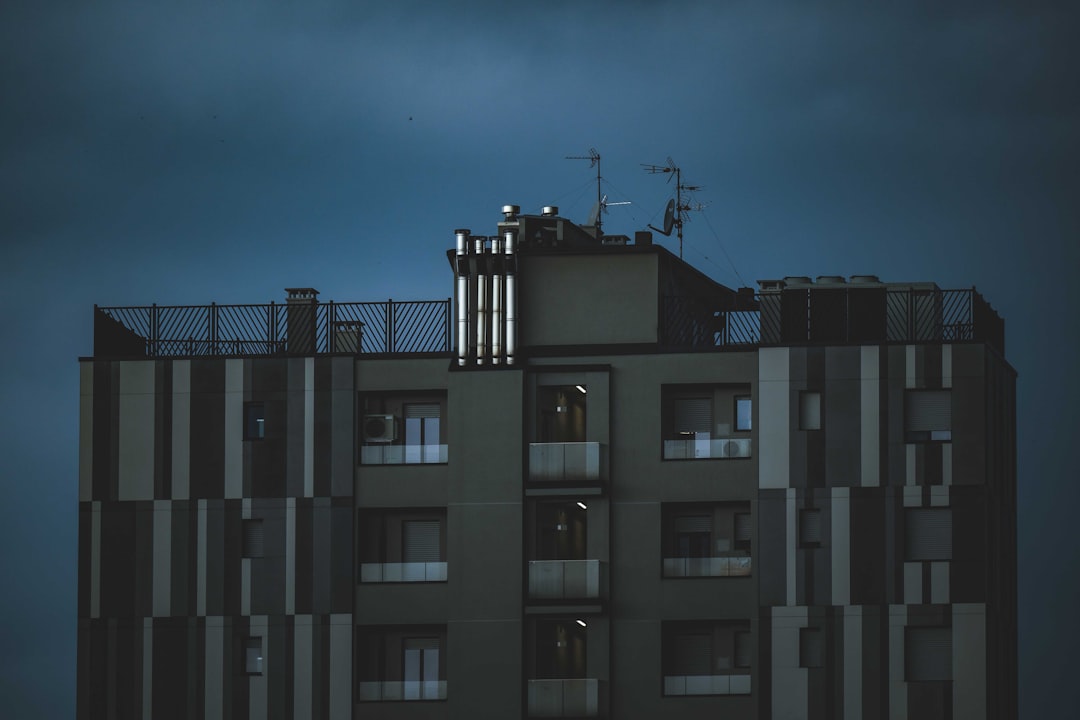 Independent Roof Adjuster Guide: Insurance Claims & Storm Damage