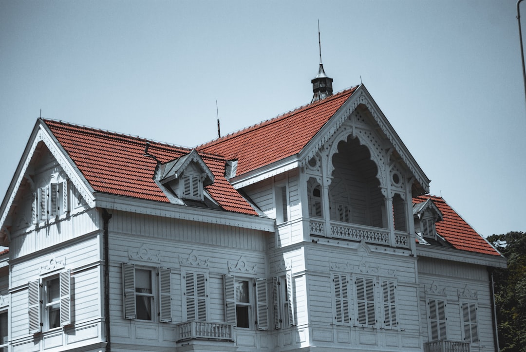 Insurance Claim Roof Shingles: Expert Guide to Materials & Process