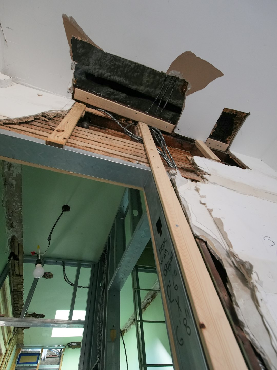 Leak Stopper Rubberized Roof Patch: Ultimate Guide for Emergency Repairs & Storm Damage