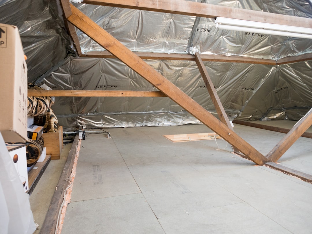 Leaking Roof Contractors: Expert Tips for Emergency Repairs & Storm Damage