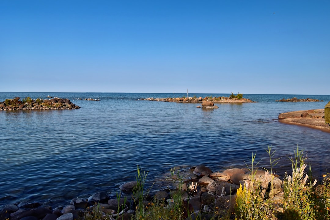 Maine Vacation Rentals: Coastal Cabins & Lakeside Retreats