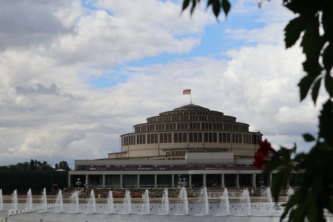 MSP Airport Chaos: Shutdown Defied by Travel Surge