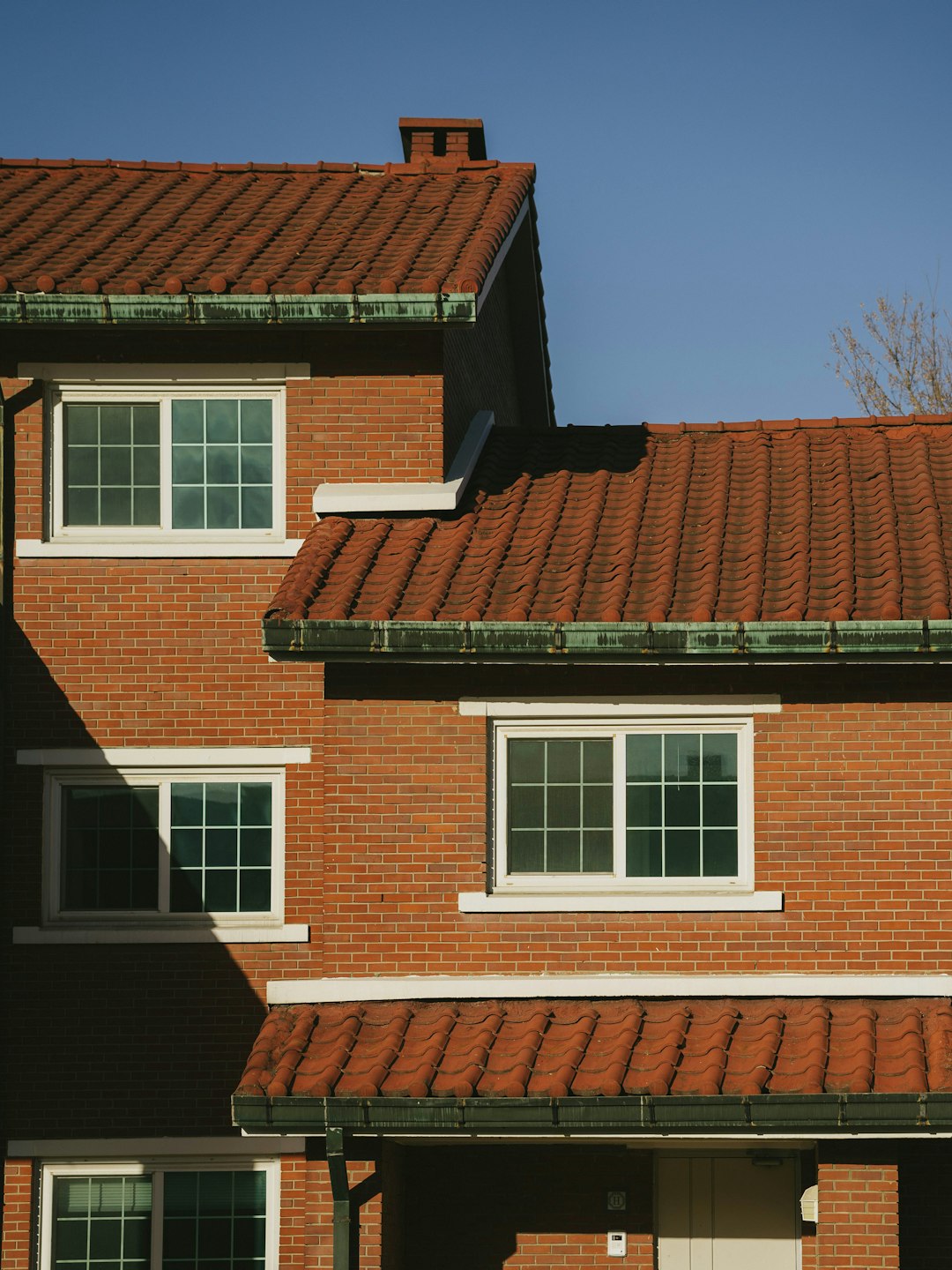 New Roof Financing Guide: Smart Options & Contractor Insights