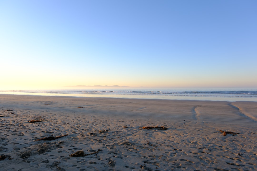 Oak Island Vacation Rentals: Beachfront Homes & Coastal Getaways