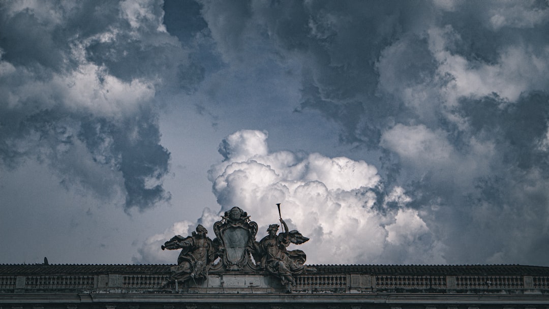 Paramount Roof Claims: Navigating Insurance & Storm Damage Repair