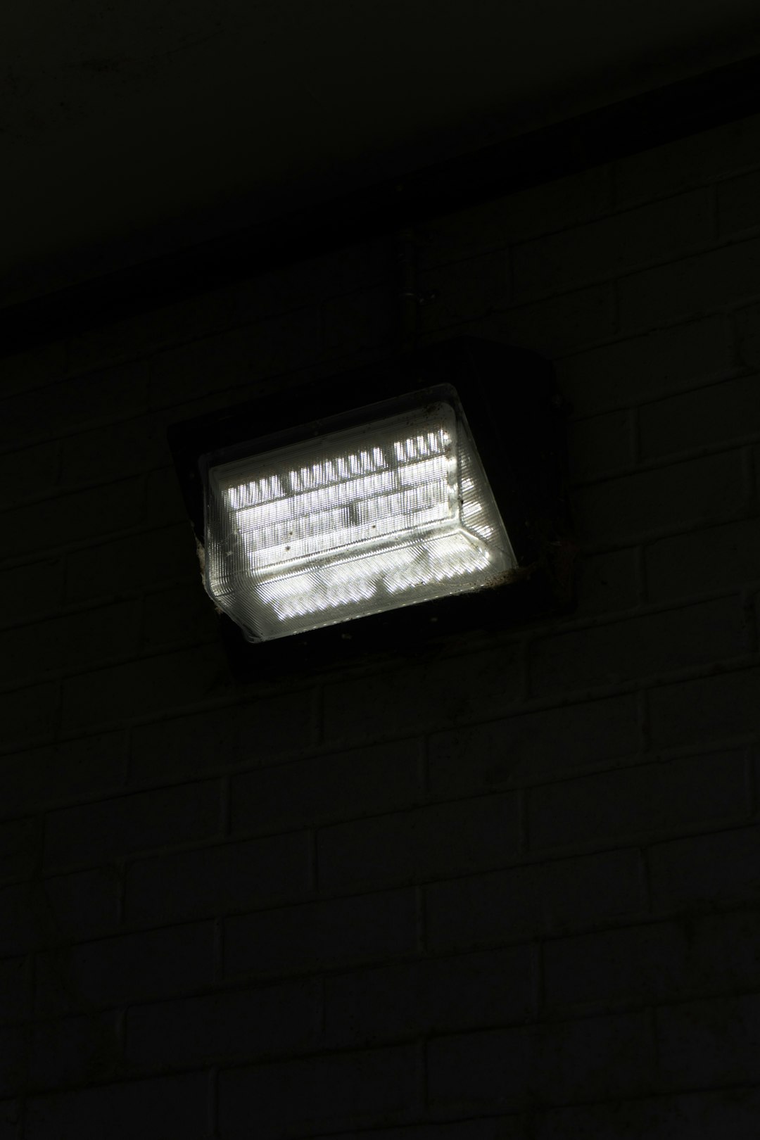 I Got Scammed in Paris - Now I Travel With These 10 Anti-Theft Items