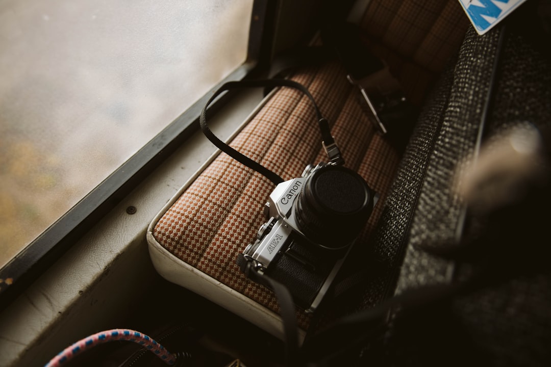 7 Pretentious Traveler Habits That Scream Trying Too Hard