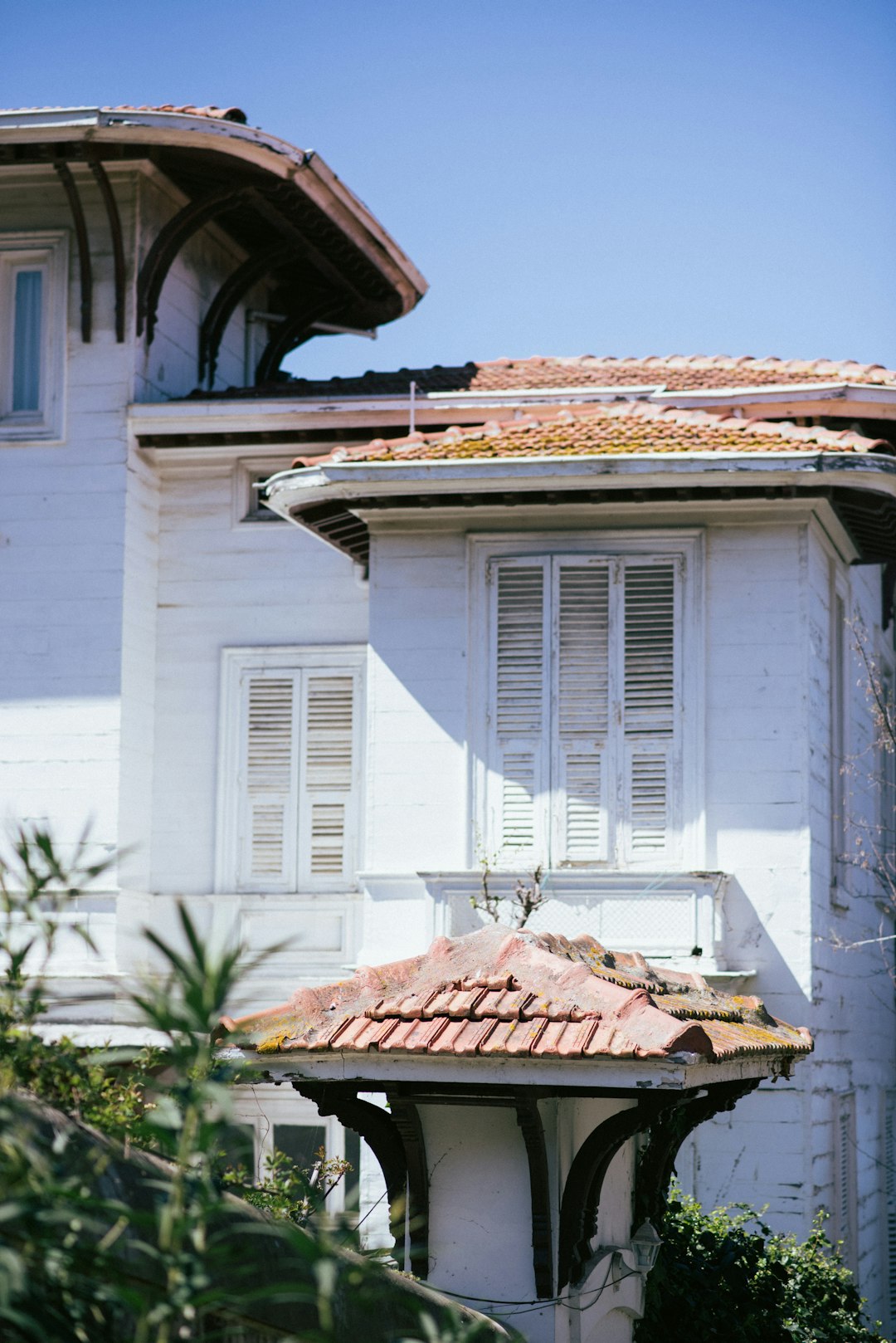 Roof Claim Denied? Expert Guide to Insurance Appeals & Storm Damage