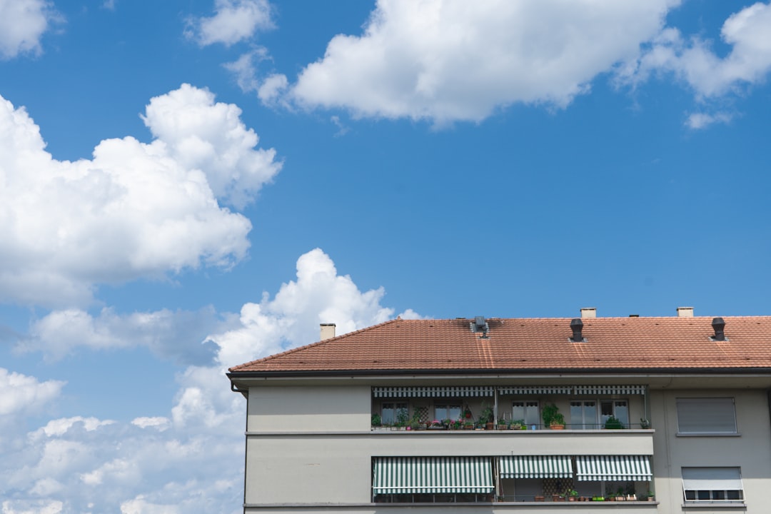 Roof Installation Financing Guide: Options & Contractor Tips