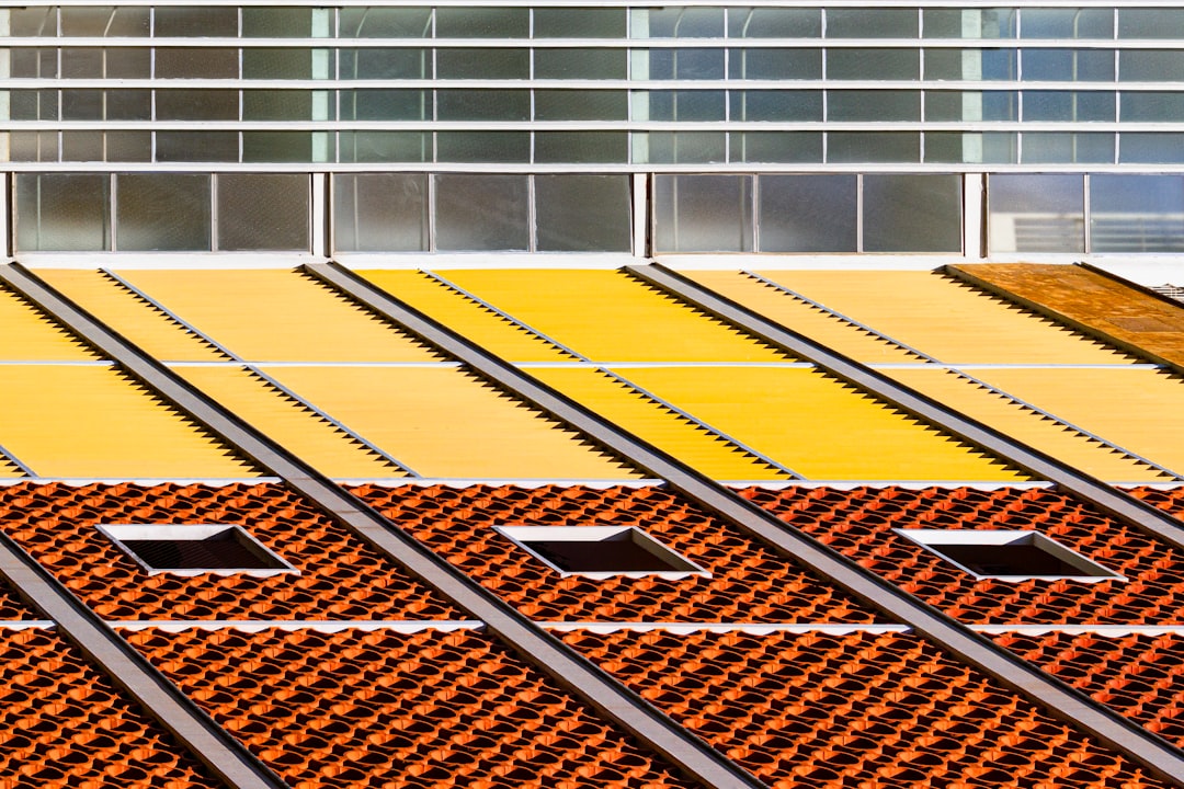 Roof Repair With Solar Panels: Essential Guide for Homeowners & Contractors