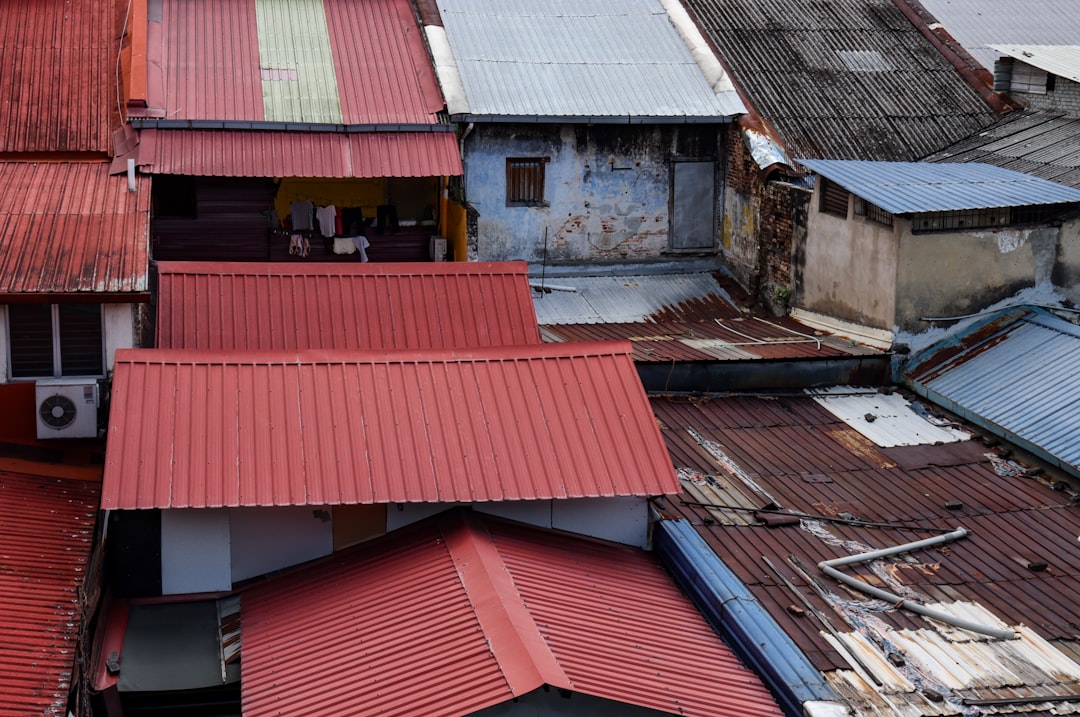 Roofing and Siding Financing Guide: Smart Homeowner Options & Contractor Tips