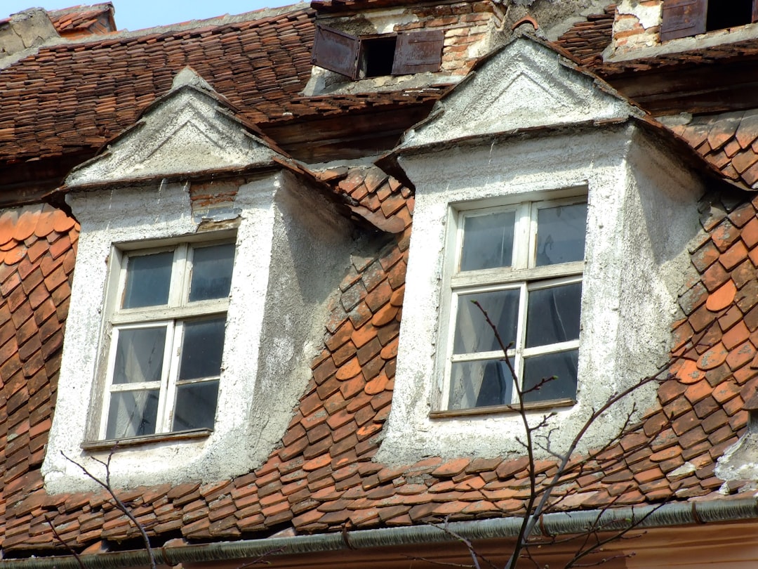 Sagging Roof Repair Guide: Structural Solutions & Cost Analysis