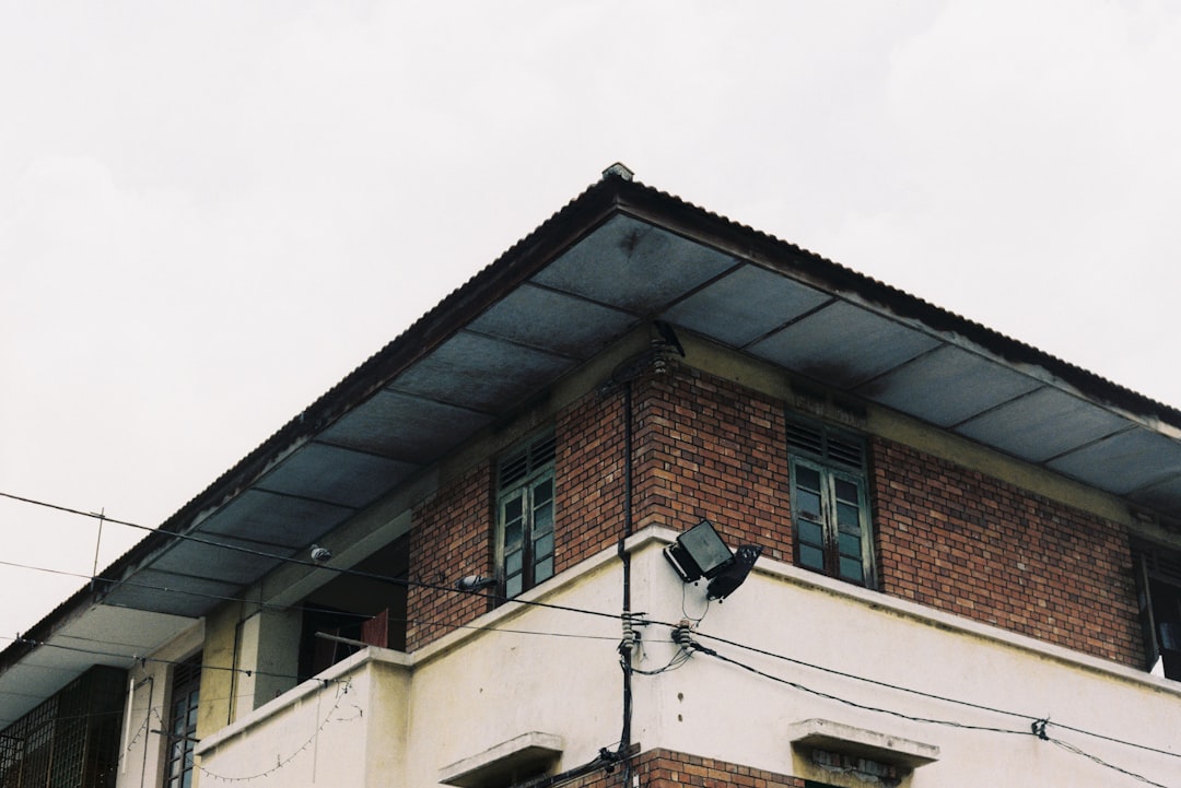 Skylight Repair Near Me: Expert Solutions for Leaks & Damage