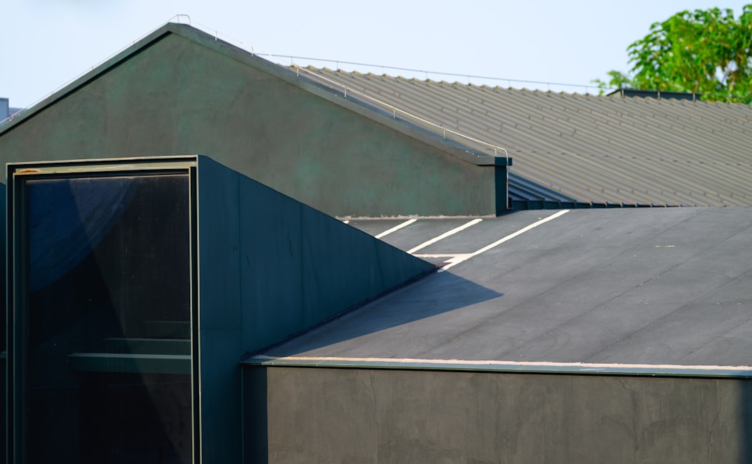 Solar Panel Shingles: Energy Savings & Roof Protection