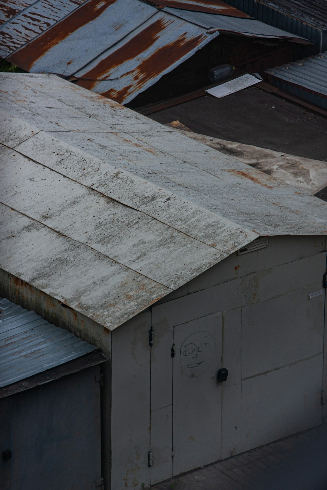 Storm Damage Roof Repair Guide: Insurance Claims & Hail Damage