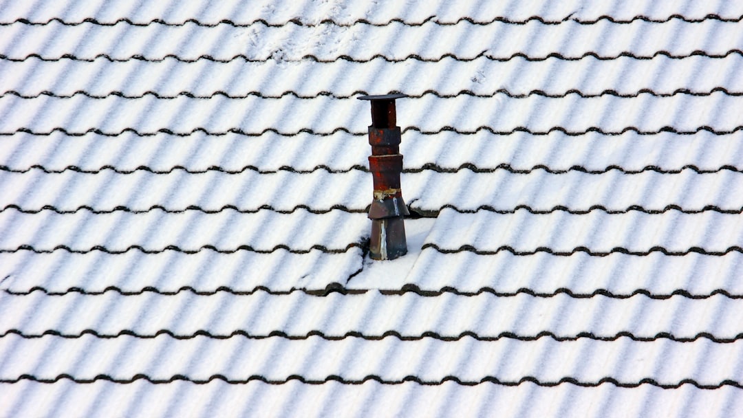Temporary Fix for Leaking Roof: Emergency Solutions & Materials Guide