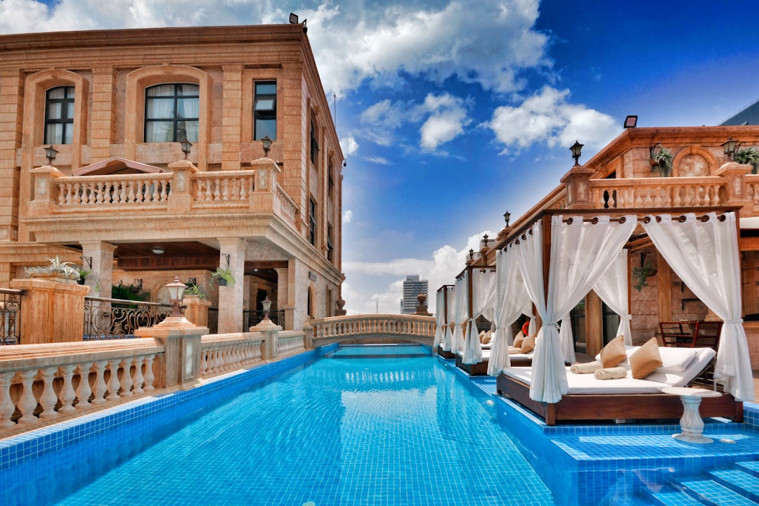 Travel Scam Victims: Luxury Trips Stolen, Thousands Lost
