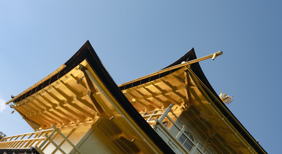 Travelers Hail Damage Claims: Expert Roof Repair Guide & Insurance Tips