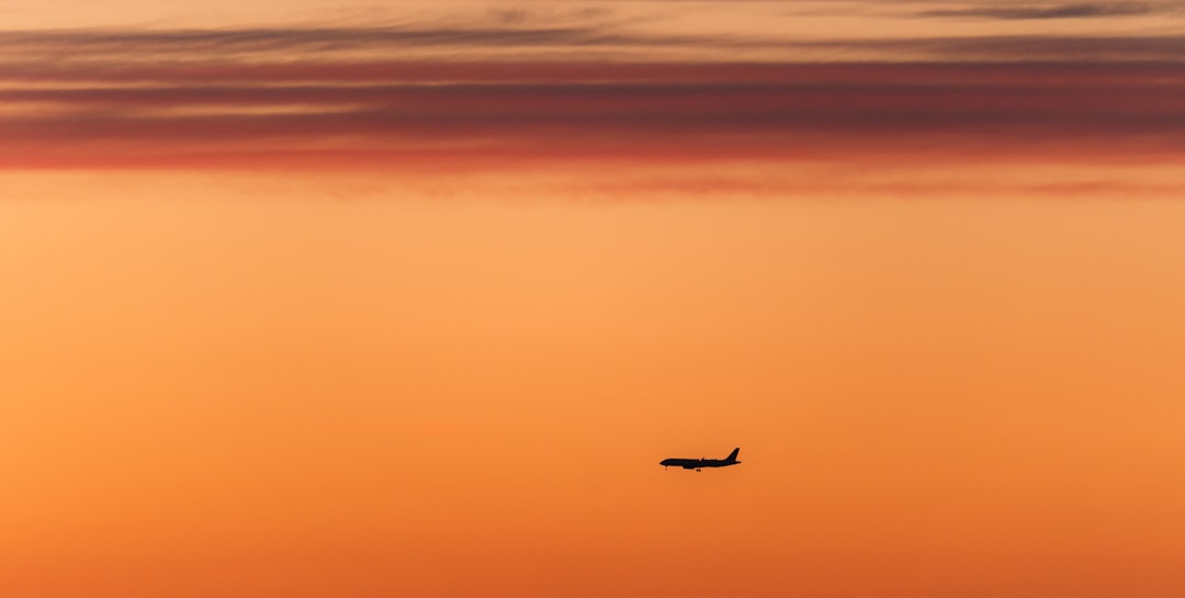 US Shutdown Threatens Travel: United Airlines Warning