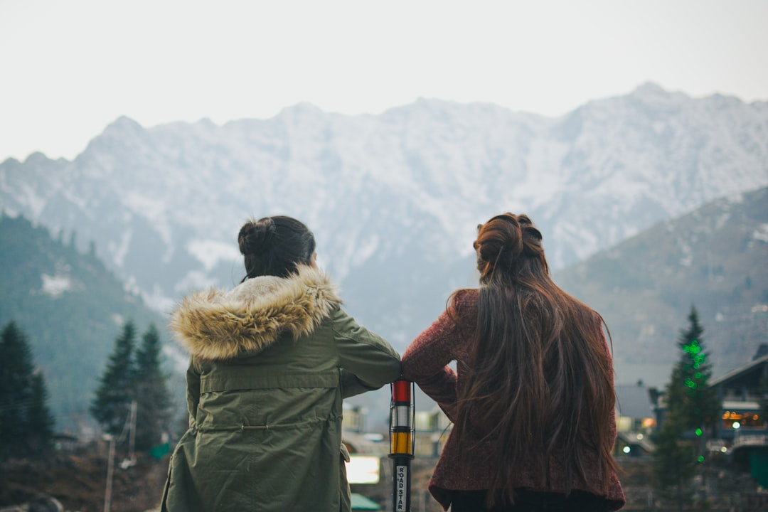 Vacation Friends: How to Find Travel Buddies and Build Lasting Bonds