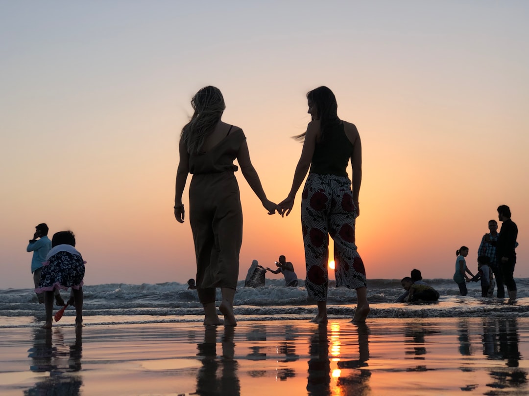 Vacation Friends: How to Make Travel Buddies and Lasting Connections