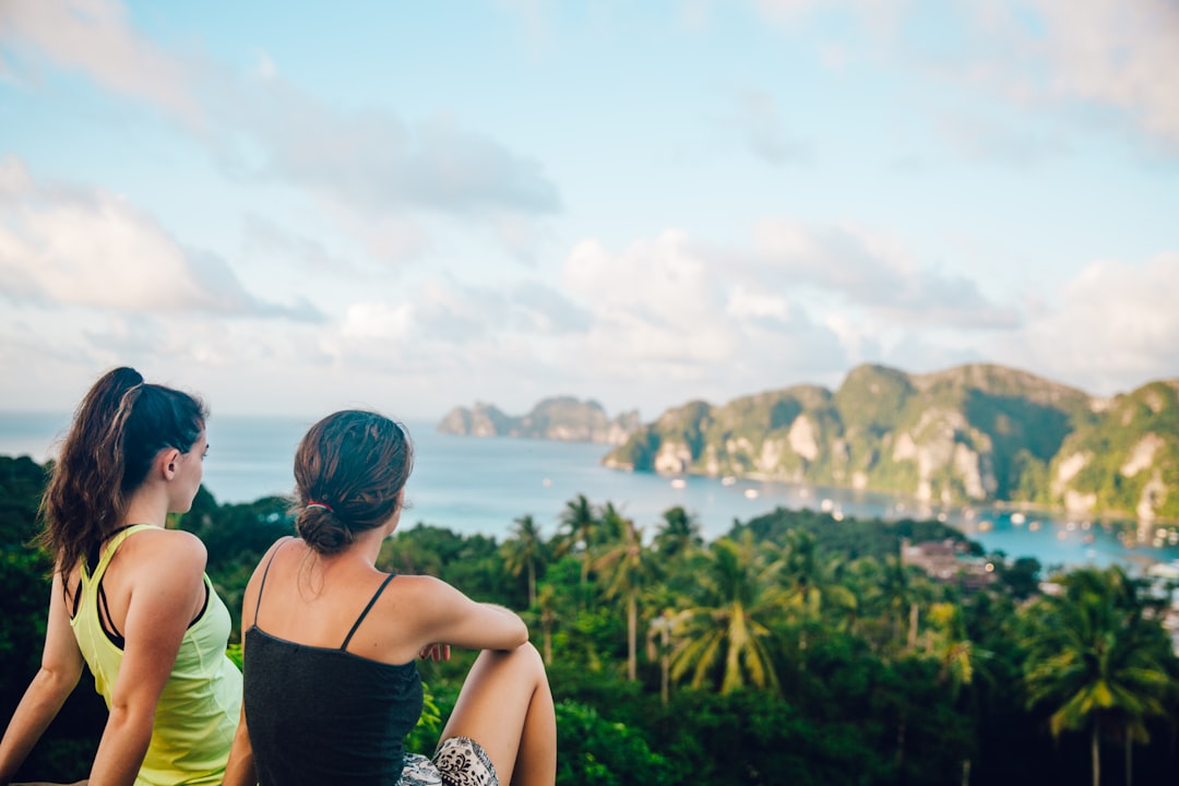 Vacation Friends: How Travel Bonds Create Lasting Connections