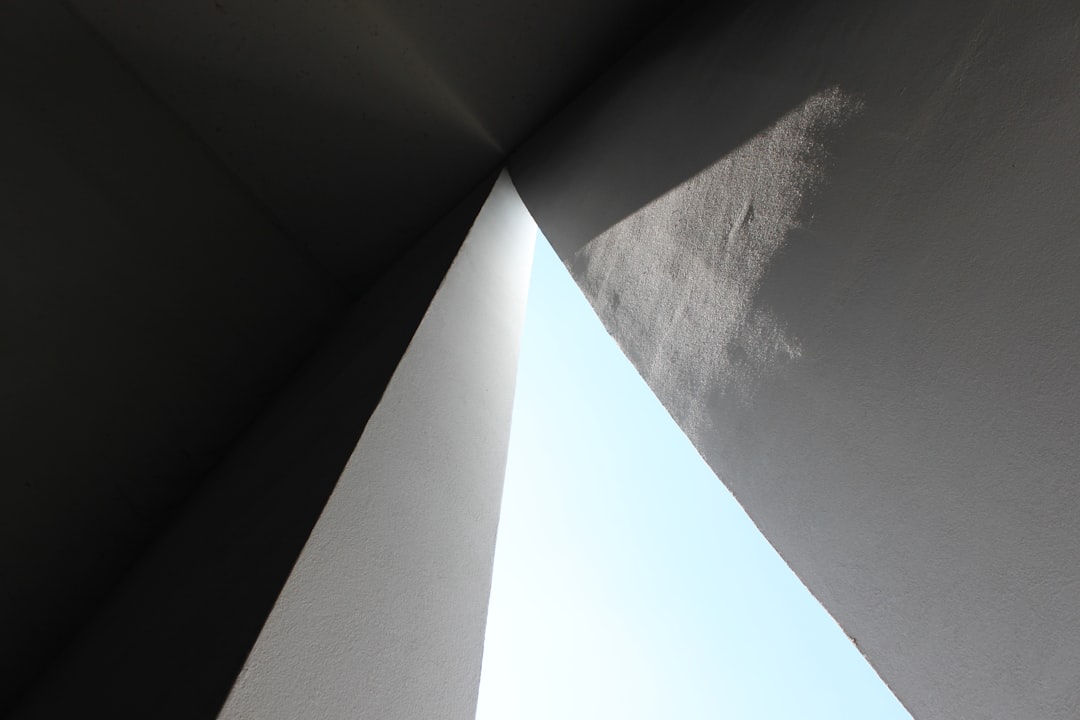 White Roof Patch Guide: Fix Leaks & Boost Energy Efficiency