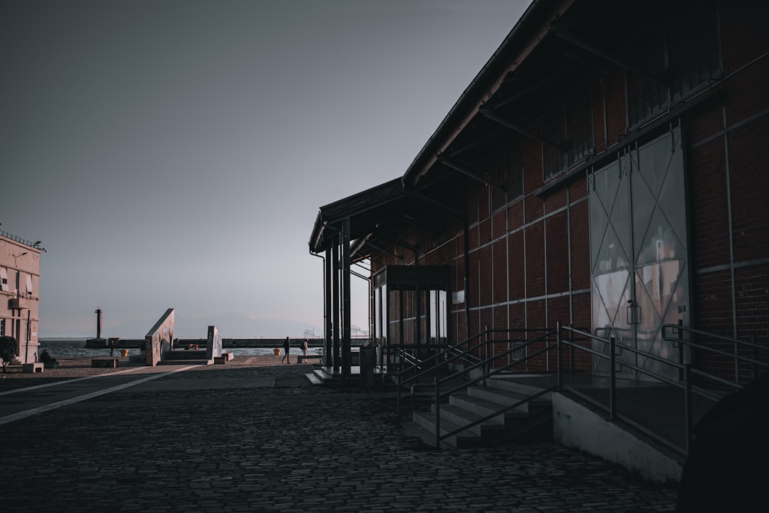 Your Perfect OBX Vacation Home: Coastal Rentals & Family Getaways